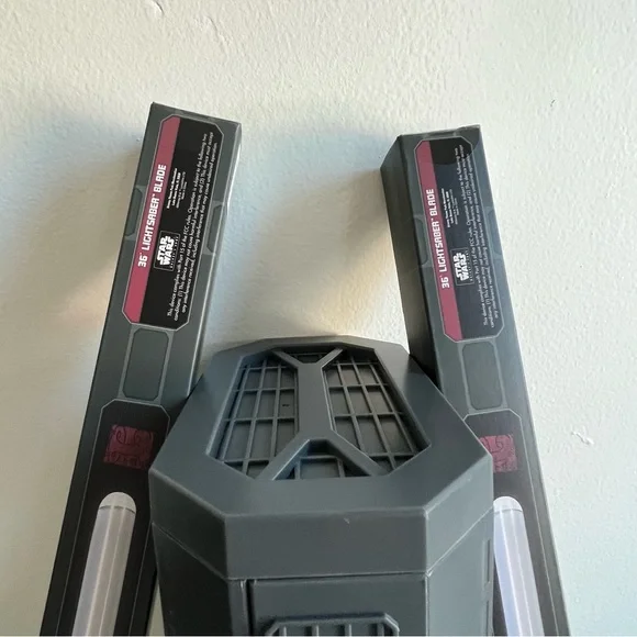 Star Wars Galaxy's Edge Ahsoka Tano Clone Wars Legacy Lightsabers and Blades Set - Picture 13 of 16